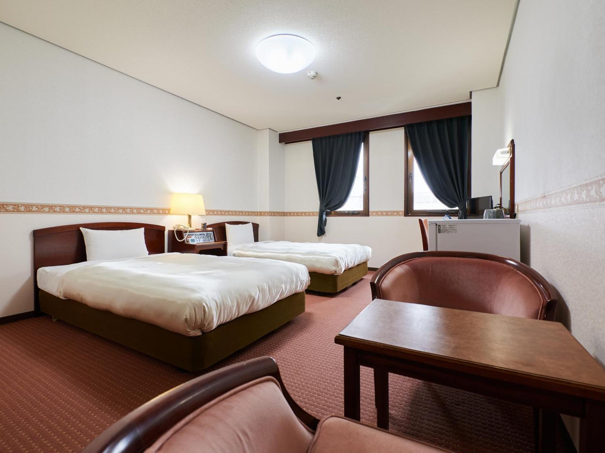 Ecohotel Toyama Station Esterno foto